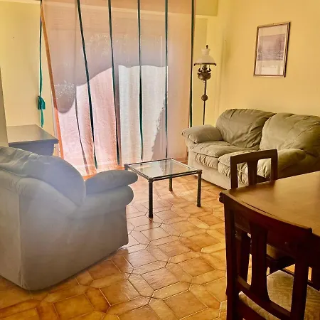 Chez Cecilia , Bellissima Casa Indipendente Con Giardino E Patio * Roccabruna