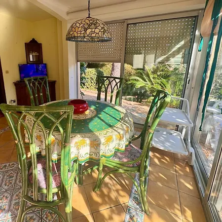 Appartamento Chez Cecilia , Bellissima Casa Indipendente Con Giardino E Patio