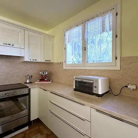 Chez Cecilia , Bellissima Casa Indipendente Con Giardino E Patio