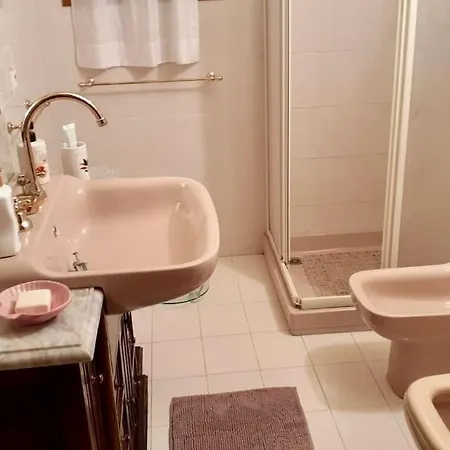 Chez Cecilia , Bellissima Casa Indipendente Con Giardino E Patio